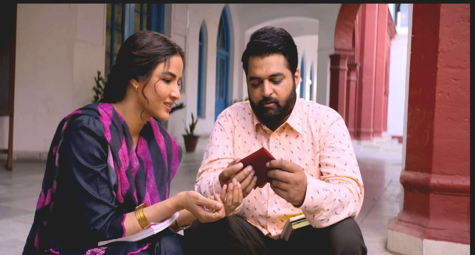 Jasmine Bhasin Shines in Gulab Sidhu and Jyoti Nooran's Track 'Vichoda' Jasmine Bhasin Shines in Gulab Sidhu and Jyoti Nooran's Track 'Vichoda'