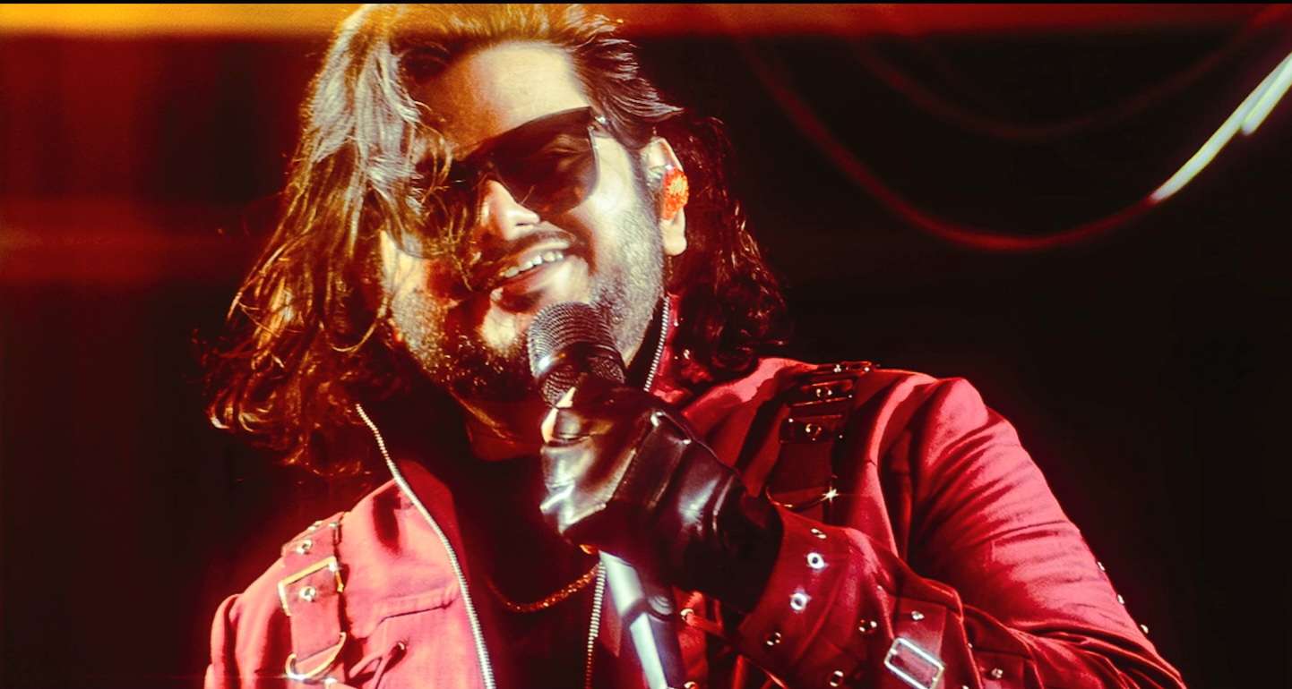 Vishal Mishra Releases His Emotional Track Akela!!!