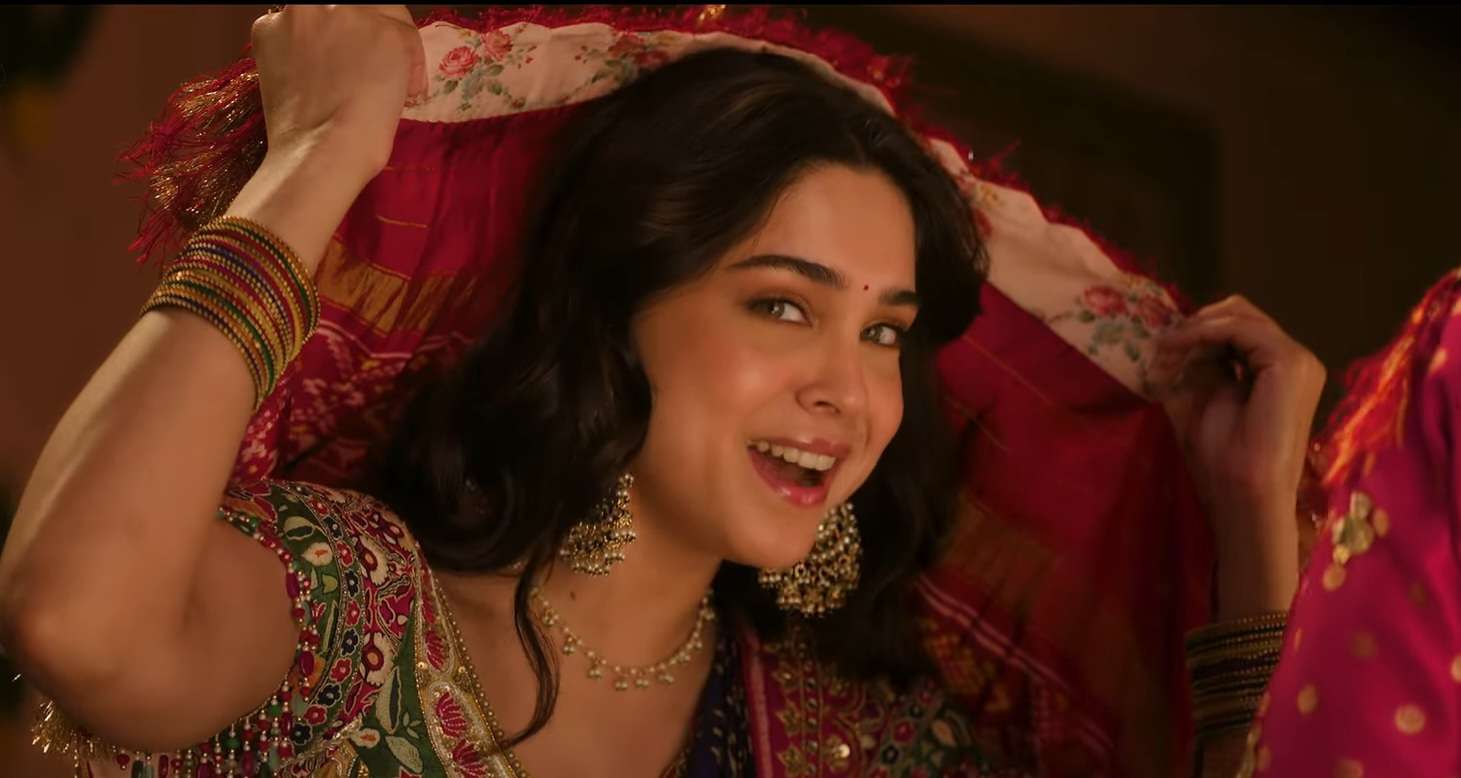 Jhumka Patola Song : Ayushmann Sharvari Dances To The Beat In Yeh Prem Mol Liya