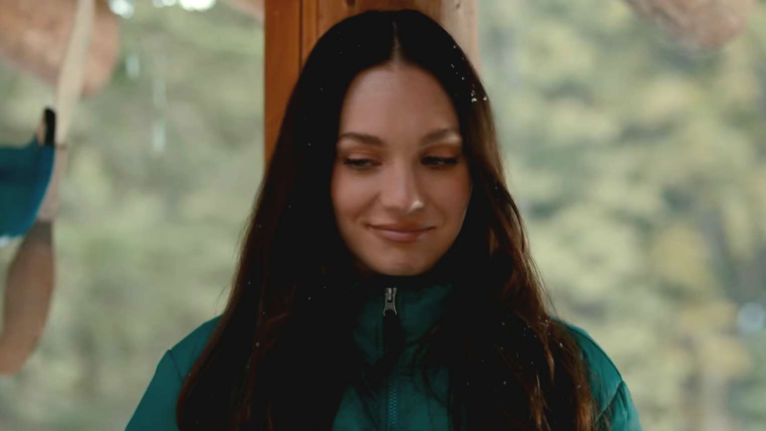 In A Holidaze: Trailer For Romantic Comedy Adaptation