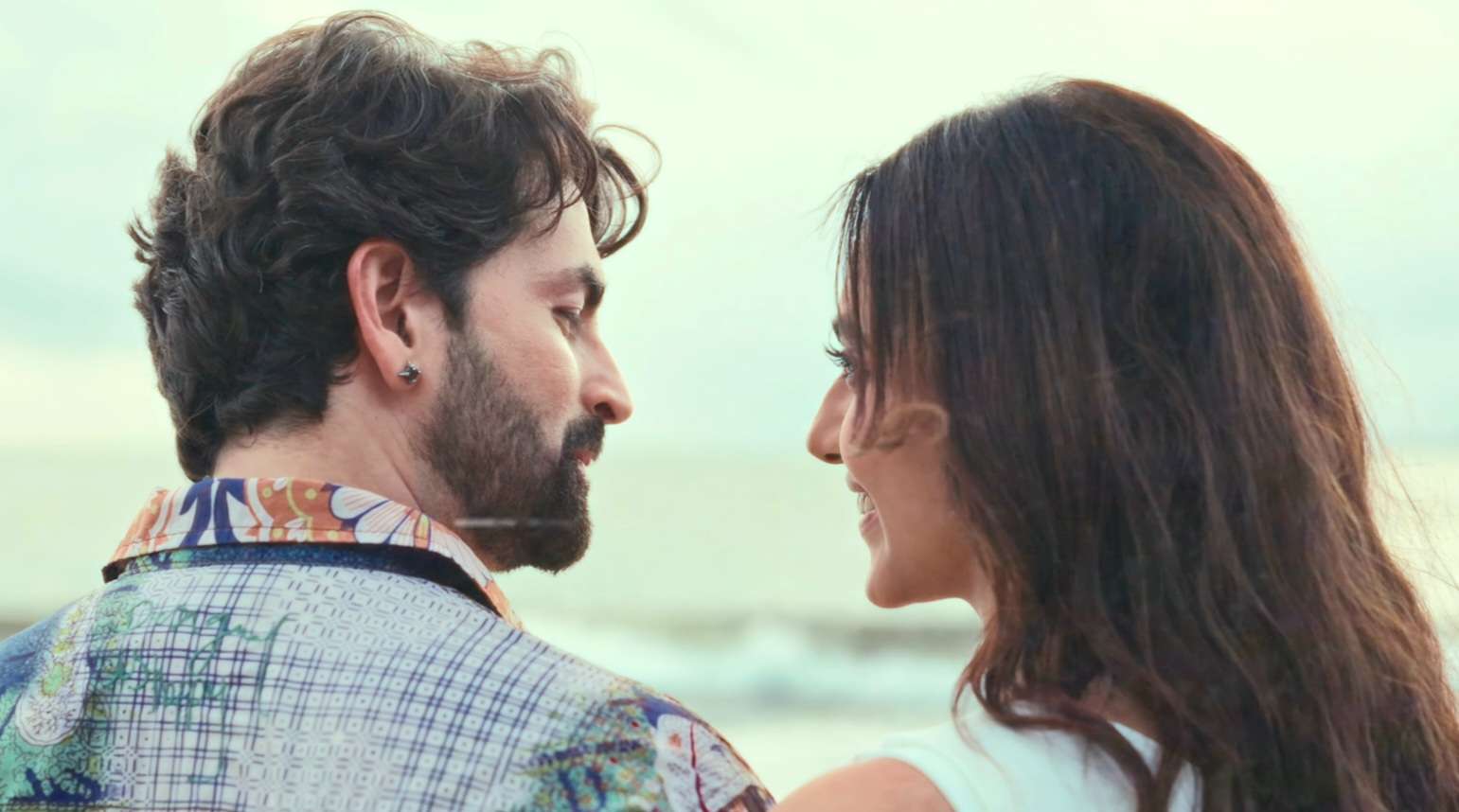 Bewafa Se :Bollywood heartthrob Neil Nitin Mukesh Is Back In The Spotlight With Heart-Wrenching Ballad